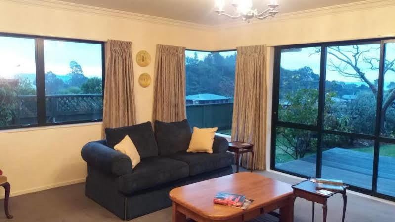 Crestwood Bed And Breakfast Уакатане Екстериор снимка